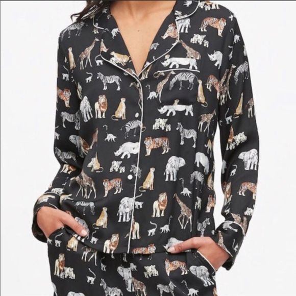 Banana Republic pjs in African animal prints/sz SM/ white piping EUC/button top - Picture 2 of 16